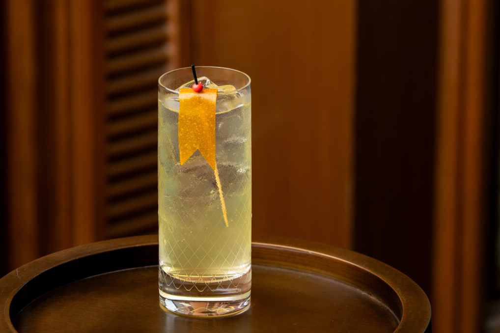 Harmony from Skybar – a perfect blend between bold and bubbly with a rich mango soda base and a mellow hint of chocolate bitters