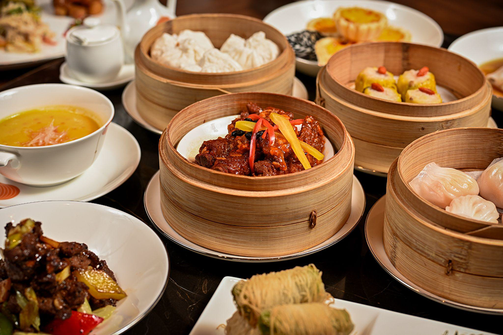 Overall Chinese cuisine kitchen operations are supervised by Chef Richard Thong. 