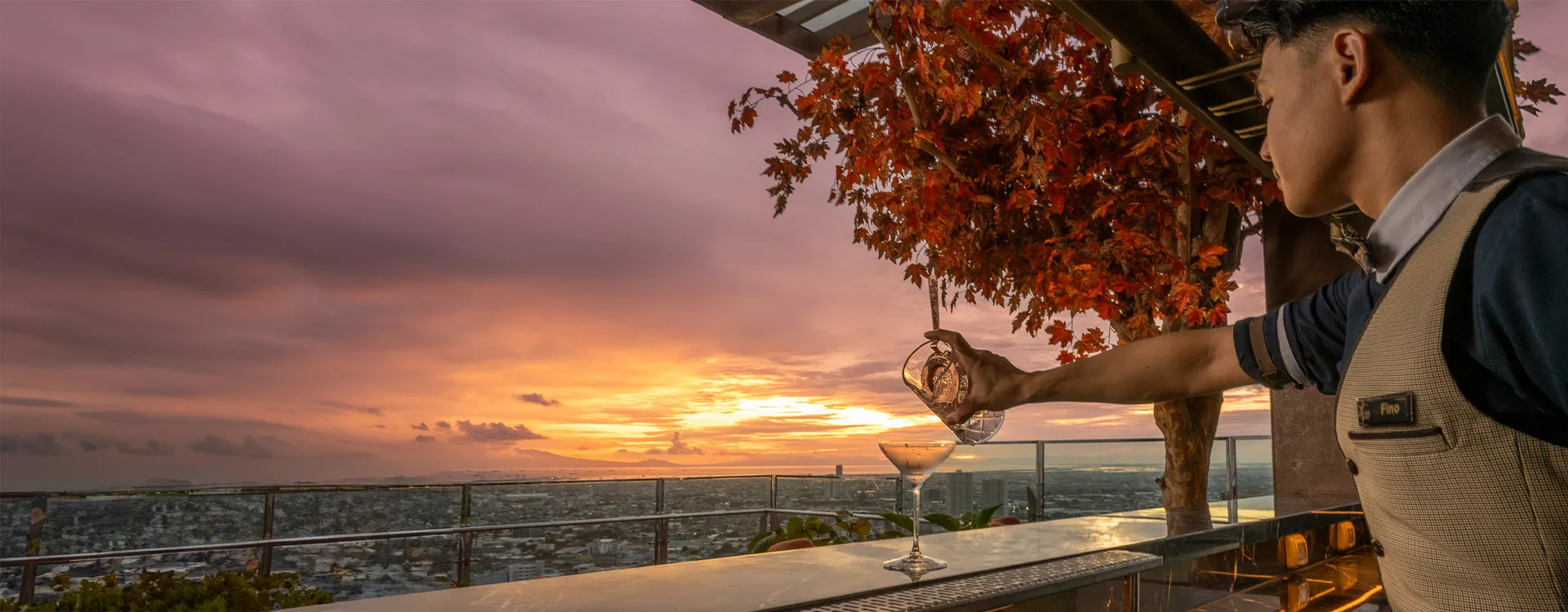 Unwind in Style at the Skybar at Solaire Resort North